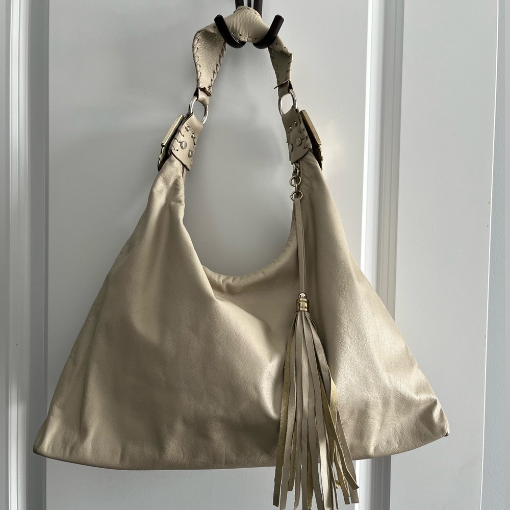 Gabriela Fiori Elegant Cream Leather Tote Bag with Beautiful Stone details
